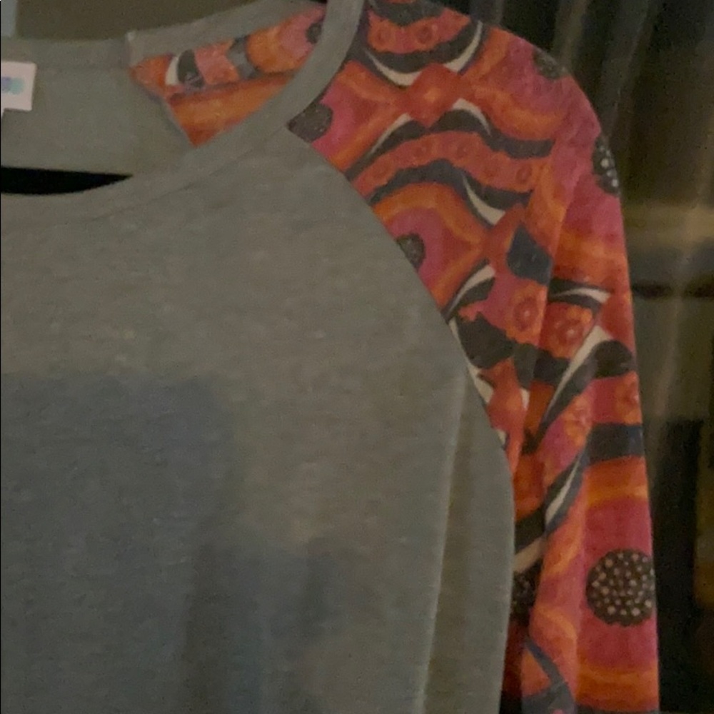 LuLa Roe Randy Raglan. Size XL. New with tags. - Picture 5 of 6